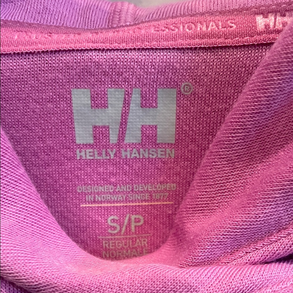 Helly Hansen pink pullover hoody - Picture 2 of 4